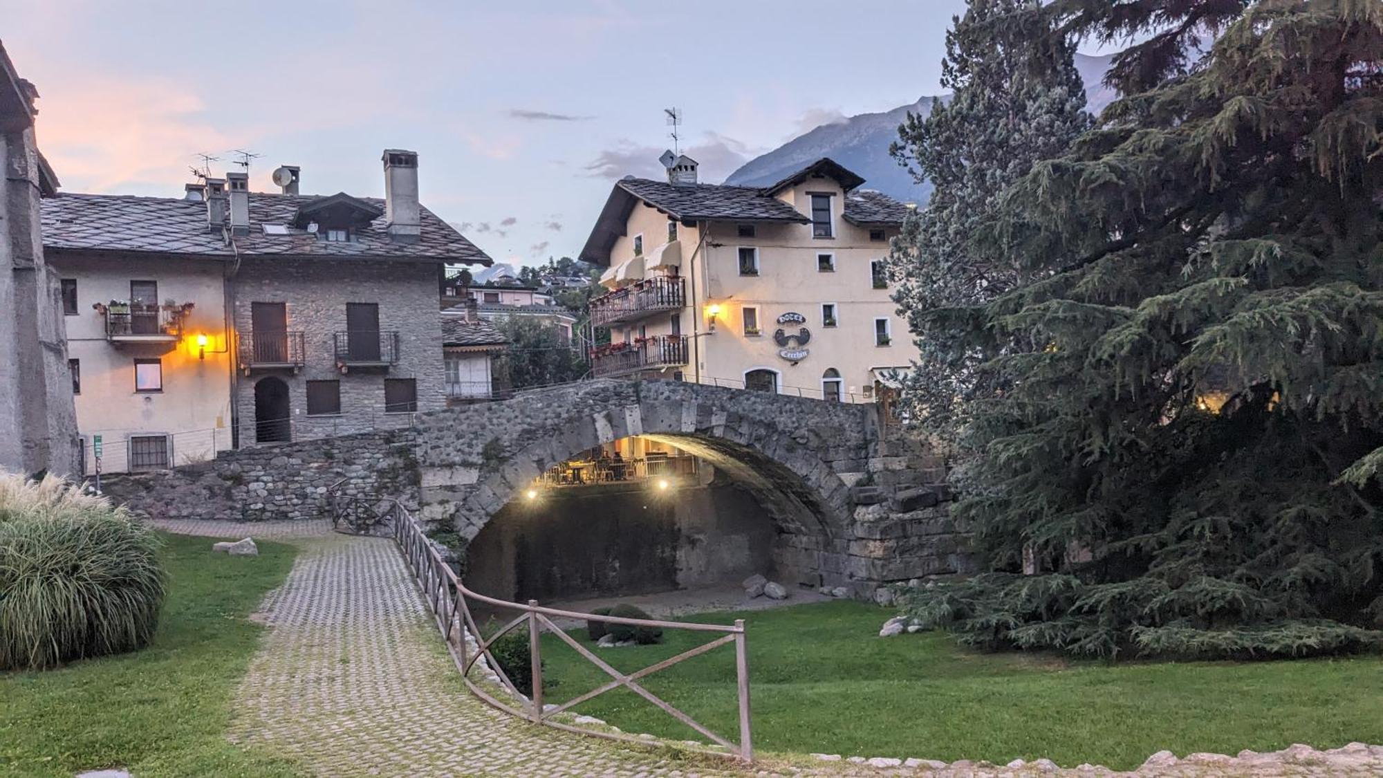 Maison Du Pont Romain Аоста Екстериор снимка